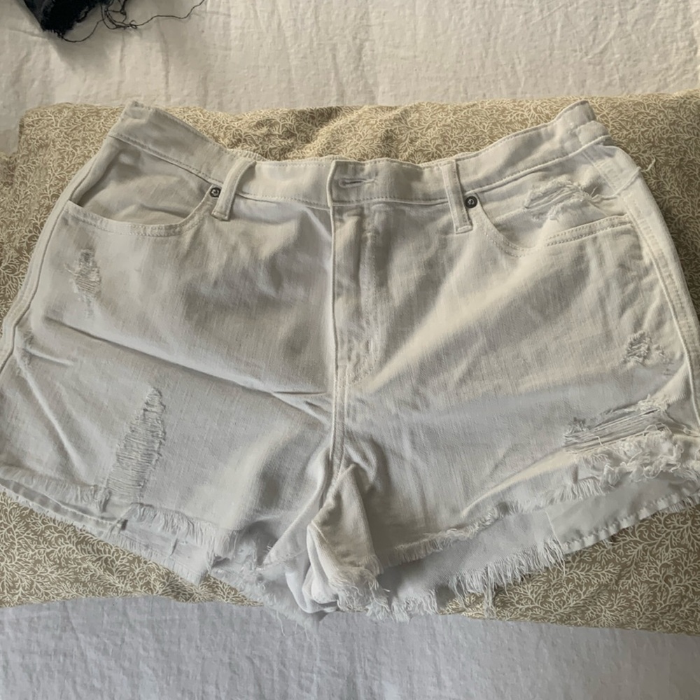 Women’s large, Aerie Daydream white denim shorts